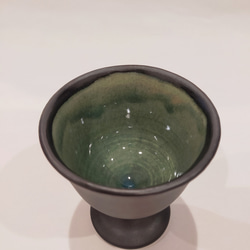 ゴブレット デザートカップ グラス  黒マット×孔雀釉 3枚目の画像