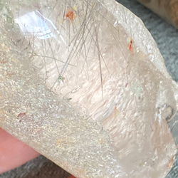 ルチルinクォーツ with ヘマタイト 原石 ワンサイドポリッシュ 天然石 天然色 18枚目の画像