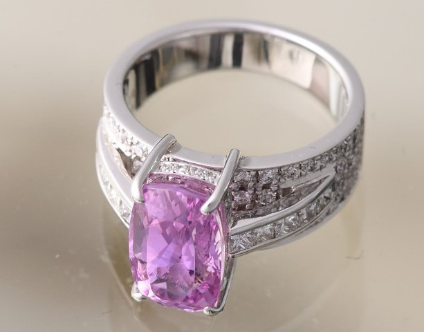 ピンクトパーズのデザインリング