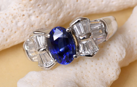 ロザマリア　サファイアのデザインリング　刻印あり ロザマリア サファイアのデザインリング 刻印あり サファイアの