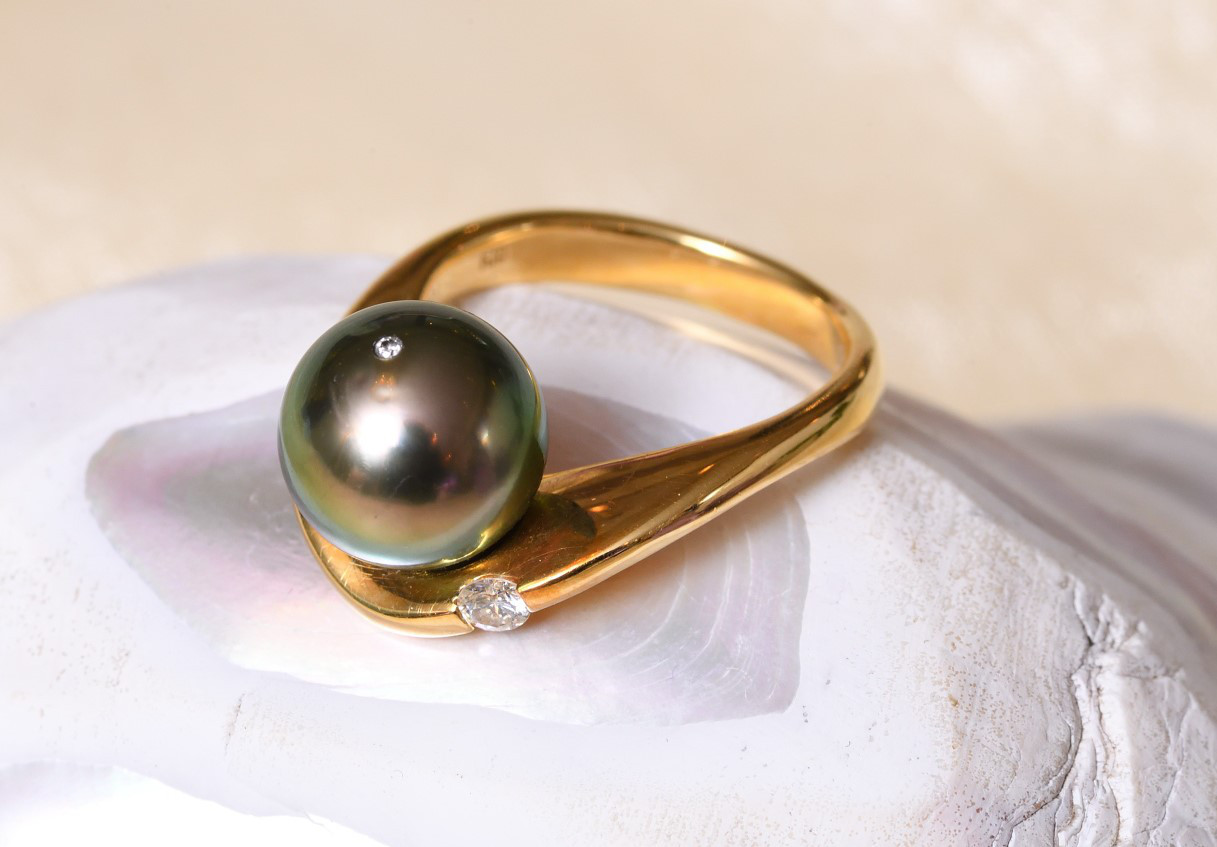 海の贈り物～真珠（ピーコック・グリーン）の指輪～