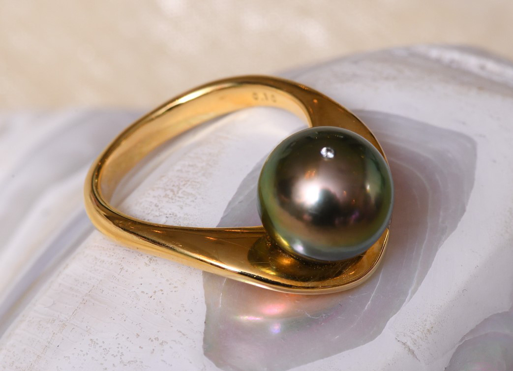 海の贈り物～真珠（ピーコック・グリーン）の指輪～