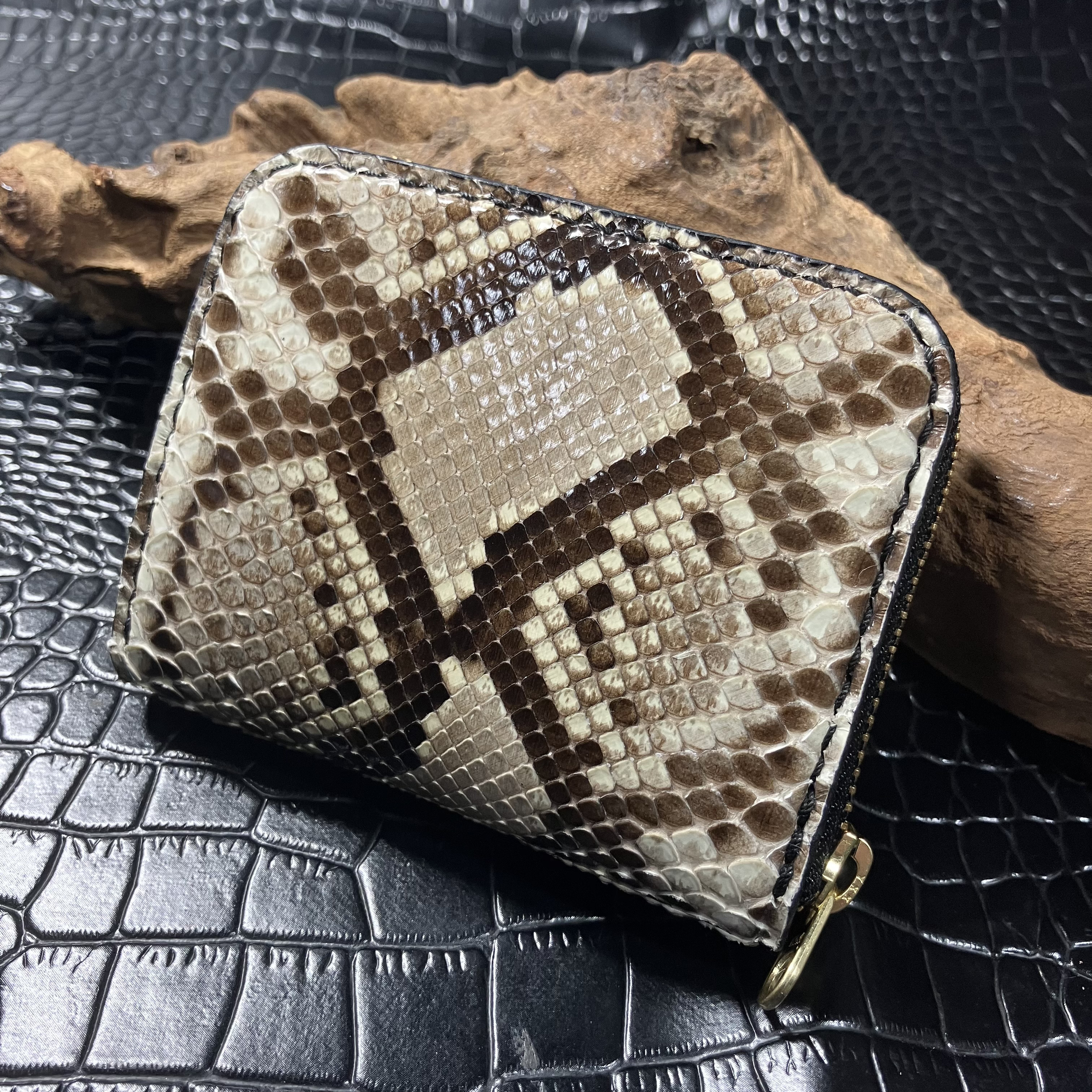 ダイヤモンドパイソン　ハーフウォレット 19,440円