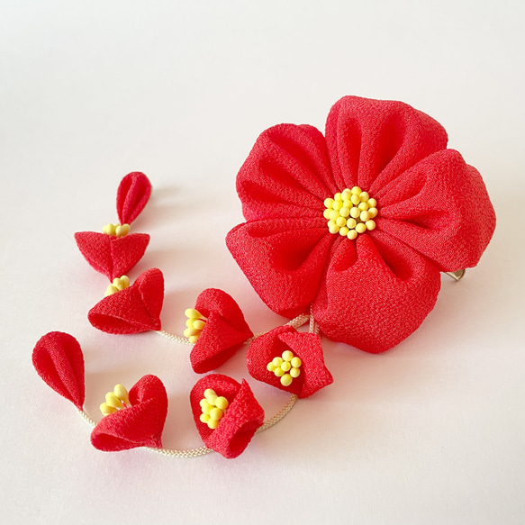 新作♪蕾の藤下がりがかわいい♡七五三の髪飾り＊つまみ細工＊朱赤色