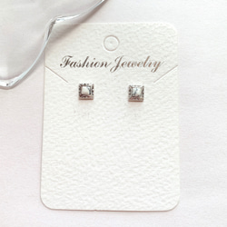 スクエア　ホワイトターコイズ調　ワンポイント　ピアス❤️   アンティークシルバー 2枚目の画像