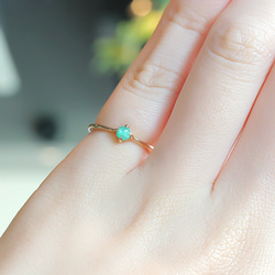 祖母綠 K10 小指戒指凸圓形切割 ~MUOT~ 五月生日石 [定制] 第3張的照片