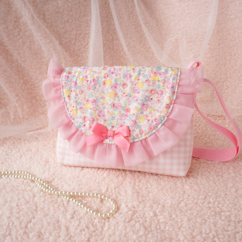 名入れ♡花柄キッズポシェット（ピンク）♡通園バッグ♡ふた付き