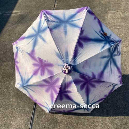 泥染型染板締め雪花絞り染の日傘