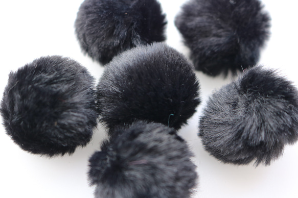 お任せ配送!【5個・黒・3～3.5cm】 ループ付き 三二 ファー 素材  