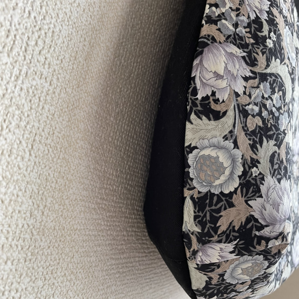 《受注製作》前ポケット　パープルの花柄の丸いラインのトートバッグ 2枚目の画像