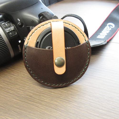 イタリアンレザー使用】レンズキャップホルダー（糸色選択無料