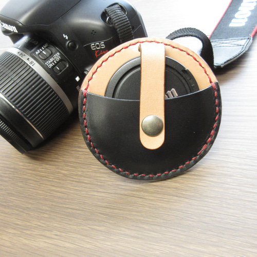 イタリアンレザー使用】レンズキャップホルダー（糸色選択無料