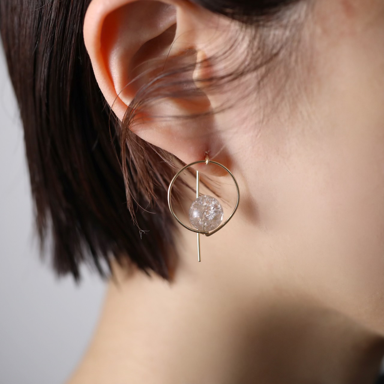 14kgf ◇天然石circleピアス　クラックスモーキークォーツ(フックタイプ）金属アレルギー対応〈420sm-qz〉