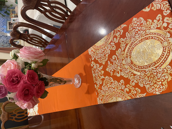 2160豪華刺繍のオレンジが映える正絹テーブルランナー　帯リメイク 1枚目の画像