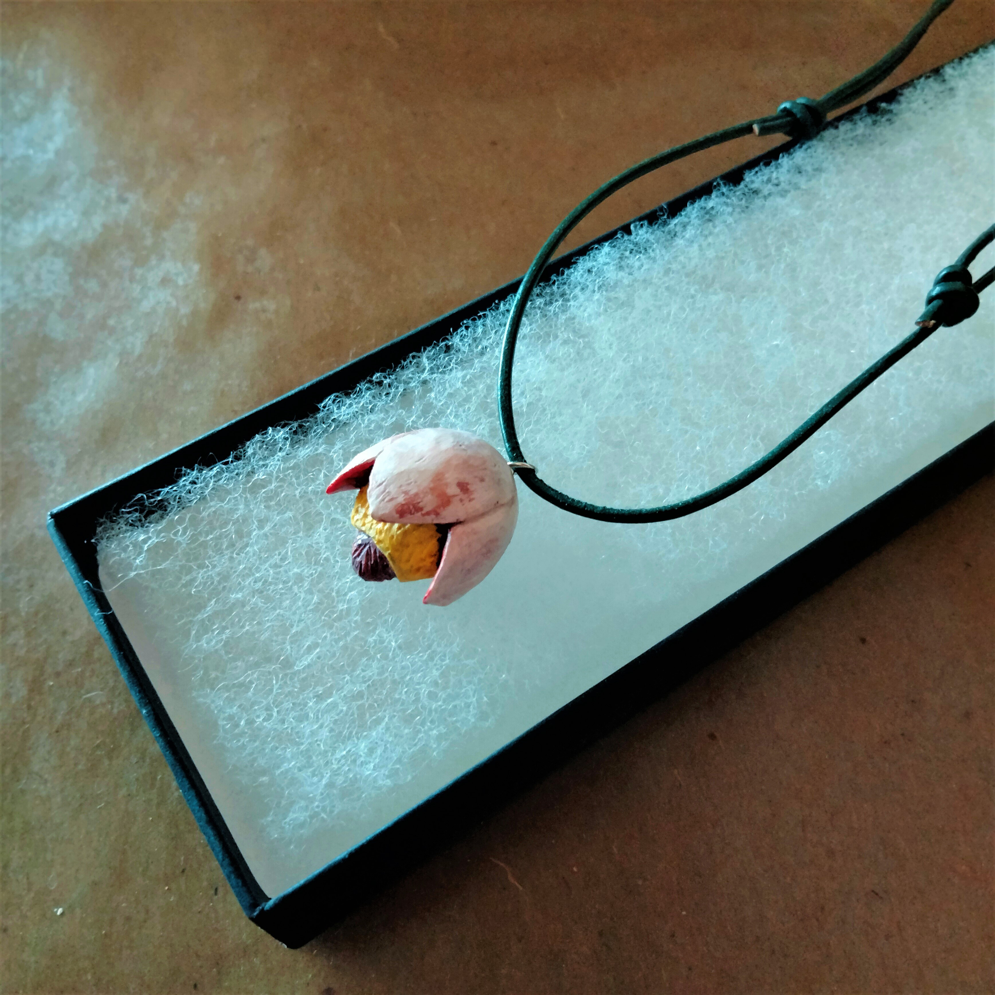 【特別価格】花ネックレス❖徳島県絶滅危惧種　オキナグサ❖木彫り