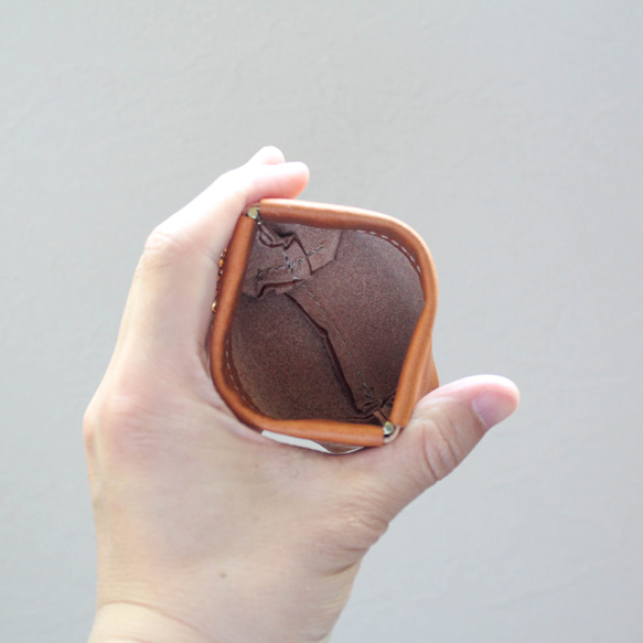 マチありバネ口金ポーチ　栃木レザー　本革　ポーチ　　小物収納　イヤホン　カード　コインケース　お薬　プチギフト 8枚目の画像