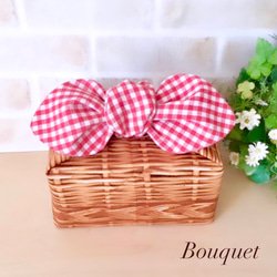 【リボンのお弁当袋】保冷保温　バスケット柄×ギンガムチェック(赤)(ダイヤ型)　大人かわいい/ポーチ/ランチバッグ 1枚目の画像