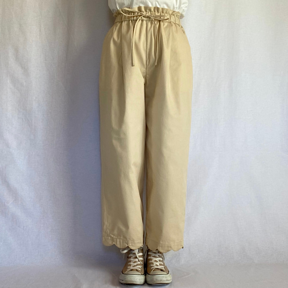 《 陽気なあの子の Scallop Pants》01/ベージュ/パンツ/タック/ゴム/アンクル丈/スカラップ 9枚目の画像