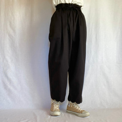 《 陽気なあの子の Scallop Pants》03/ブラック/黒/パンツ/タック/ゴム/アンクル丈/スカラップ 10枚目の画像