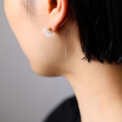 14kgf◇ Bell Nari 玻璃珠穿孔耳環（大理石白）&lt;423&gt; 第2張的照片