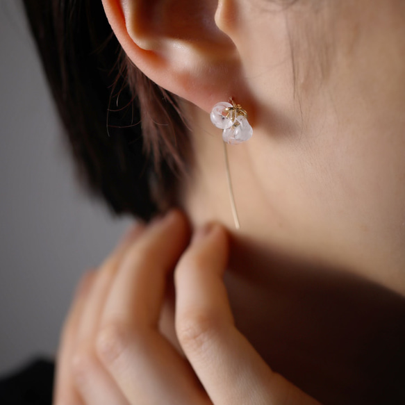 14kgf ◇ 鐘形玻璃珠穿孔耳環（大理石白）&lt;423&gt; 第7張的照片