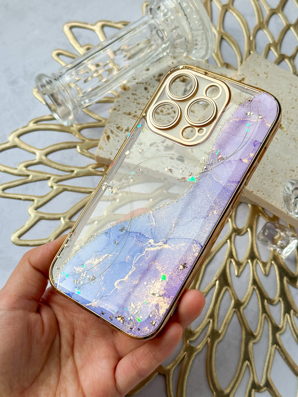 紫陽花カラーにゴールドを散りばめた 大理石風iPhoneケース アルコールインクアート　紫陽花ハンドメイド2024 4枚目の画像