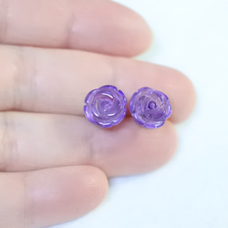 （獨一無二的商品）紫水晶玫瑰耳釘（10 毫米，鈦柱） 第4張的照片
