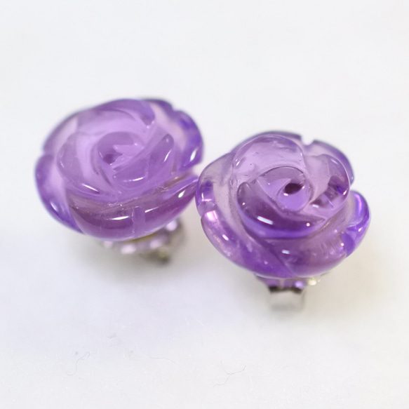 （獨一無二的商品）紫水晶玫瑰耳釘（10 毫米，鈦柱） 第3張的照片