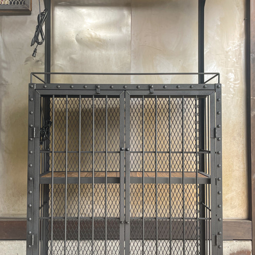 ブラックリベットキャビネット［ダクトレール2本］ 植物棚