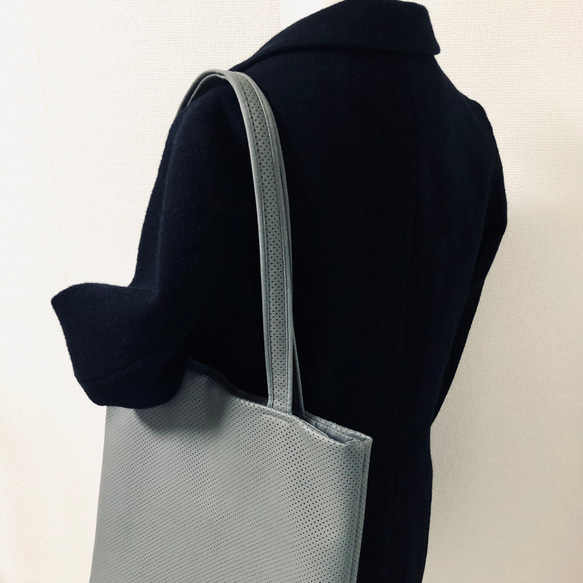 A-Line tote bag    Gray  A4クリアファイルOK  毎日活躍するトートバッグ　グレー 3枚目の画像