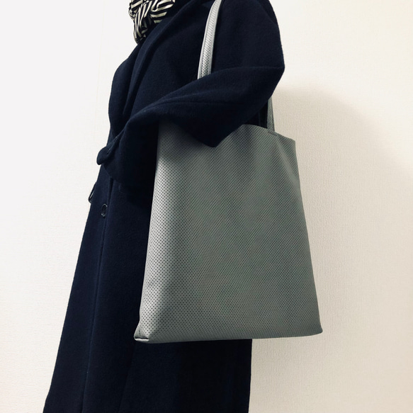 A-Line tote bag    Gray  A4クリアファイルOK  毎日活躍するトートバッグ　グレー 4枚目の画像