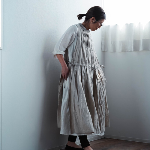 日本製wafu 麻ワンピース wafu】リネンワンピース 重ね着の新しい魅力発見 プザムドレス / 亜麻