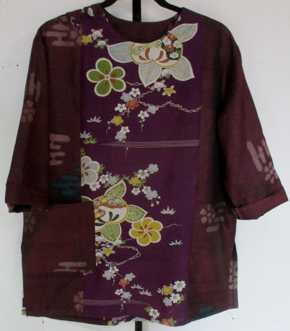 ７１１８　花柄の着物で作ったプルオーバー　＃送料無料 3枚目の画像