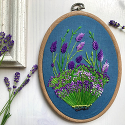 【受注製作】lavender garden ラベンダー畑で、、、手刺繍タペストリー 1枚目の画像