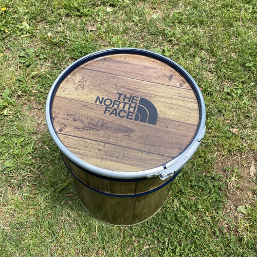 オープンペール缶 20L　リメイクウッド仕上げ　薪入れ　テーブルチェア　焚火缶 オープンペール缶 20L　リメイクウッド仕上げ　薪入れ　テーブルチェア　焚火缶