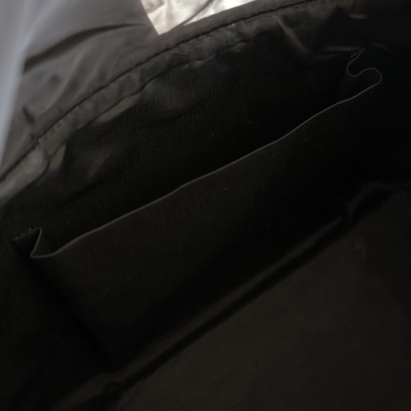 疊層緞帶籃袋，歐根紗內襯 [自然色 x 黑色] 第11張的照片