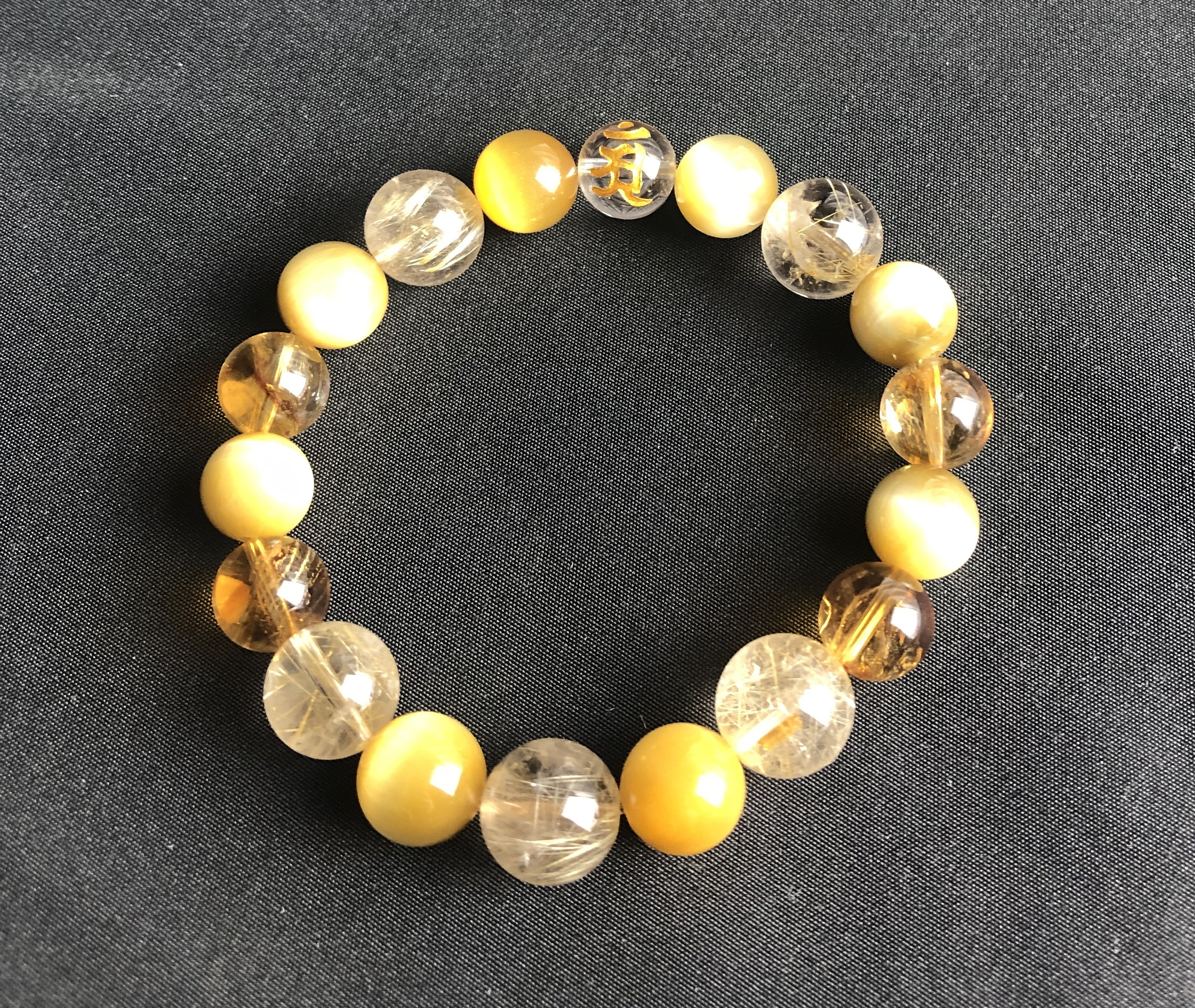 天然石「金勢を呼び込む数珠」守護梵字水晶　シトリン　ゴールドルチル　ゴールデンタイガーアイ10～12ミリブレス