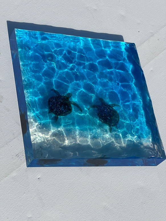 再販　インテリアアートブロック　ラージ　エメラルドブルーシーとペアカメ　スケルトン海　レジン波紋　水紋 2枚目の画像