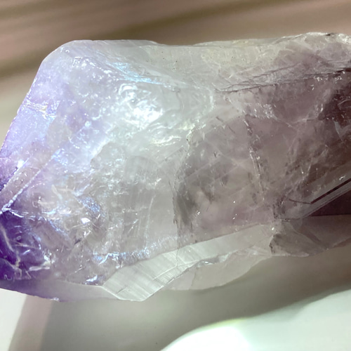 トライゴーニック✨ レインボー カコクセナイト内包 アメジスト 原石