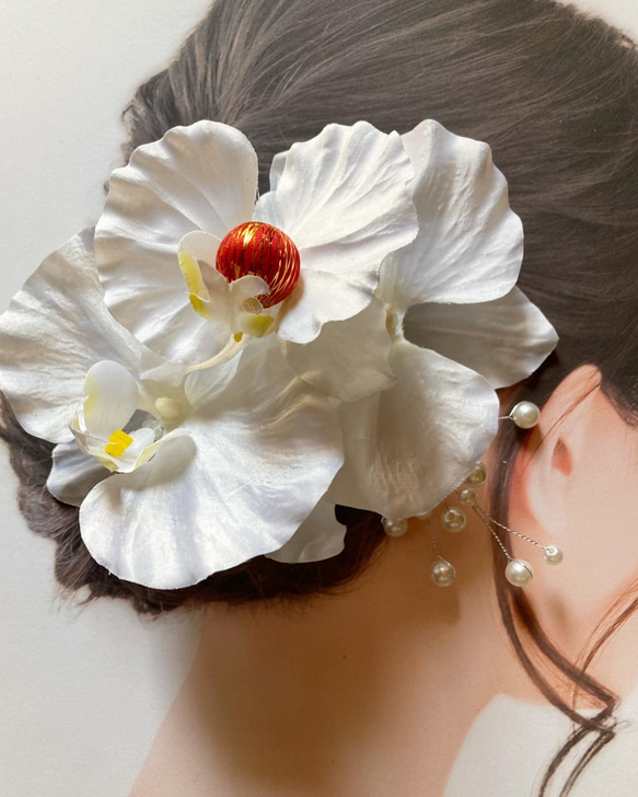 フリル胡蝶蘭　くす玉　パールブーケ髪飾りアレンジ 1枚目の画像