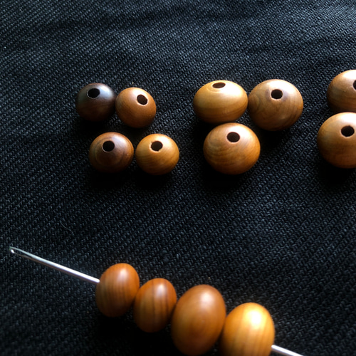 一位 ウッドビーズ 6＊8.1mm 10pcs ビーズ wood beads 通販｜Creema 