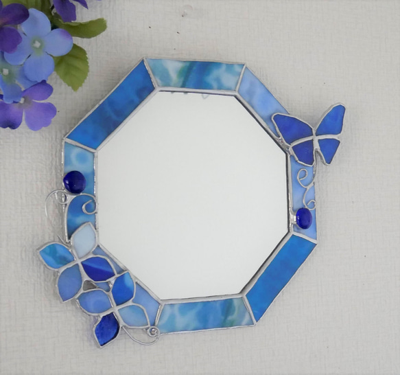 ✴︎:.｡. 青い花と青い蝶の八角形鏡（size20/Max25）　 7枚目の画像