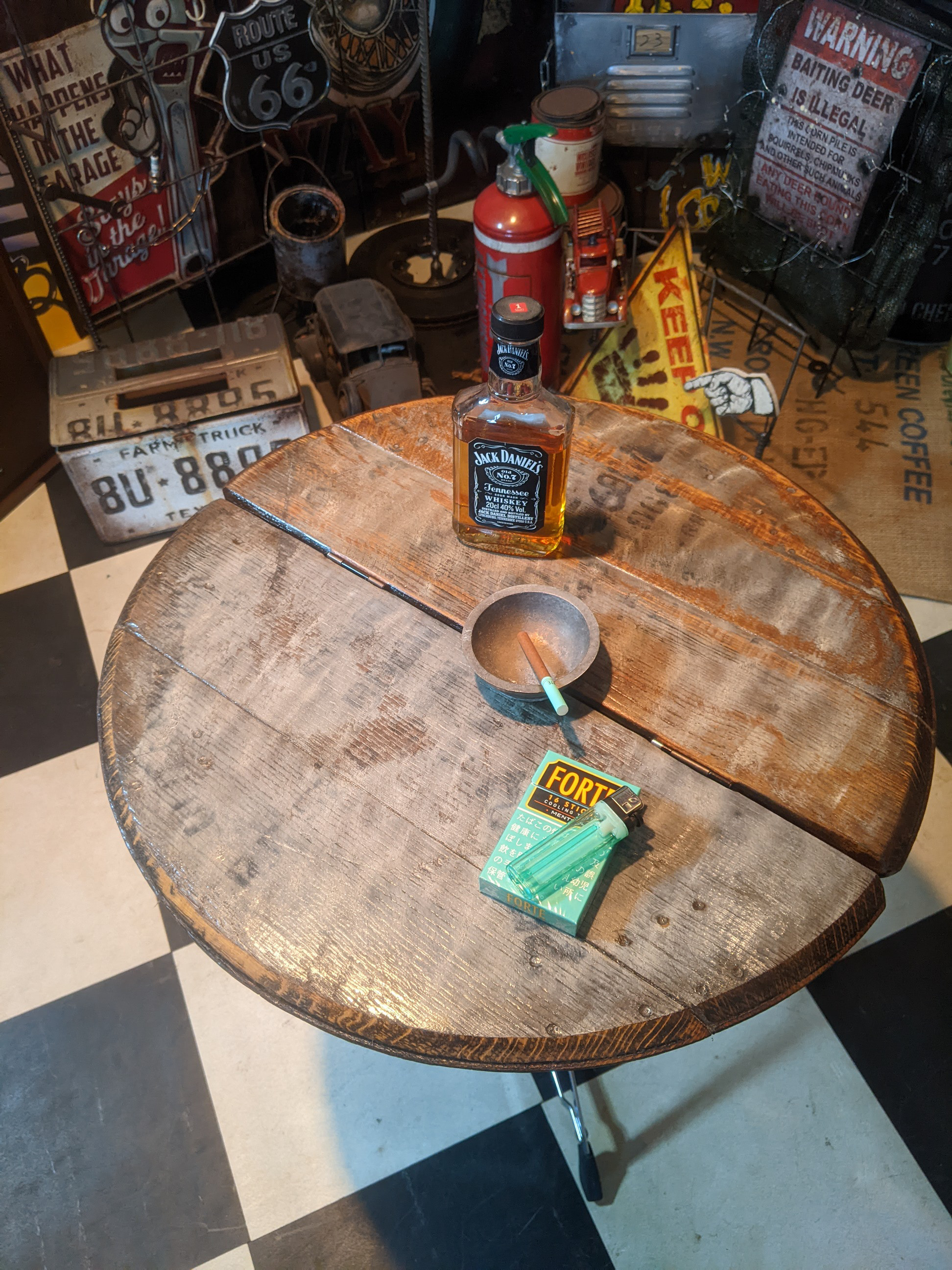 木製穴あきデザインテーブル 約69cmサントリー ウィスキー樽 木製穴あきデザインテーブル 約69cmサントリー ウィスキー樽 木