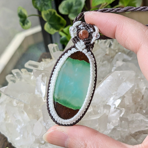 大粒ラブラドライト＆クリソプレーズのマクラメネックレス　ペンダント　天然石 大粒ラブラドライト＆クリソプレーズのマクラメネックレス ペンダント