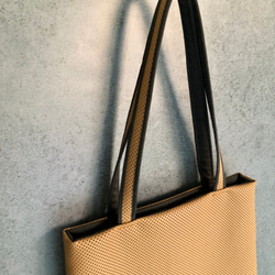 A-Line tote bag    Camel  A4クリアファイルOK  毎日活躍するトートバッグ　キャメル 2枚目の画像