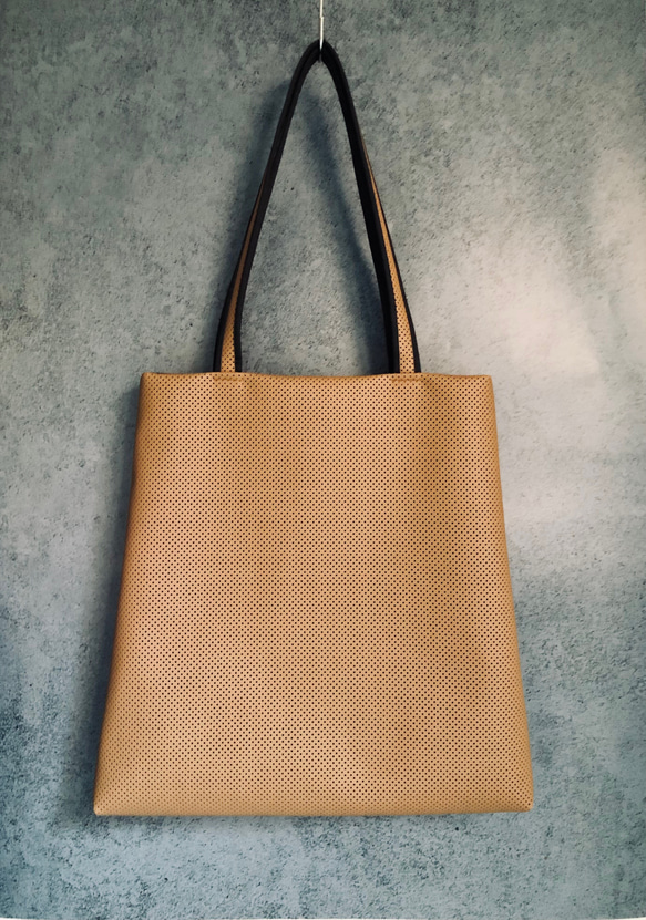 A-Line tote bag    Camel  A4クリアファイルOK  毎日活躍するトートバッグ　キャメル 1枚目の画像