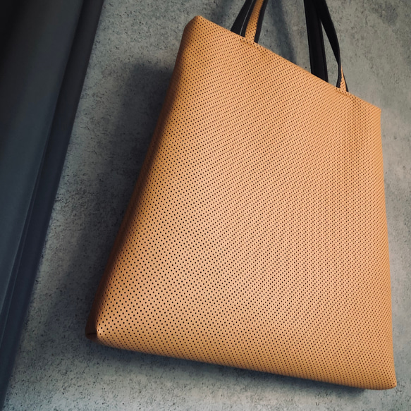 A-Line tote bag    Camel  A4クリアファイルOK  毎日活躍するトートバッグ　キャメル 5枚目の画像