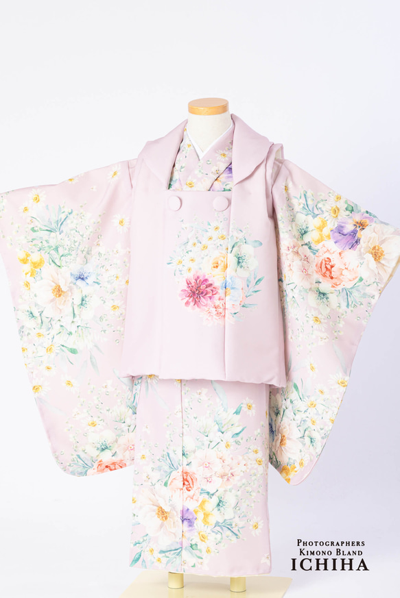 洋花デザインの可愛い3歳お着物とお被布レース付け衿セット 6枚目の画像