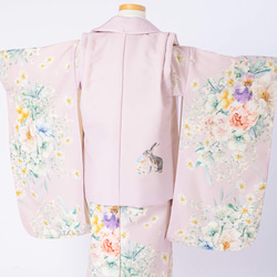 洋花デザインの可愛い3歳お着物とお被布レース付け衿セット 4枚目の画像