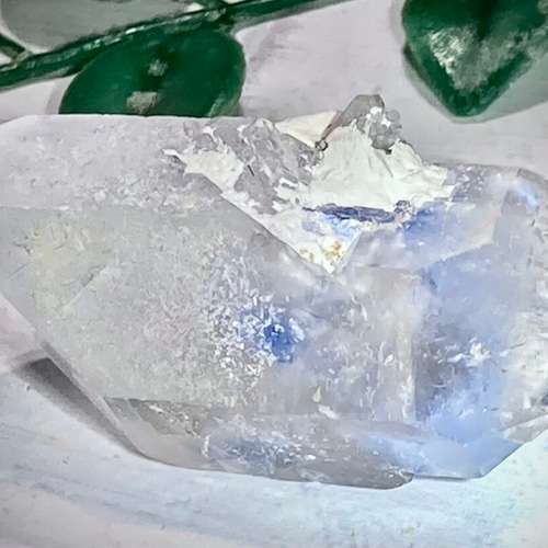 思慮の石☪︎⋆˚ レインボー　デュモルチェライトインクォーツ　ラフストーン　原石 Amazon.co.jp: 思慮の石 レインボー デュモルチェライトイン